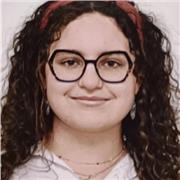 Alumna del Bachillerato Internacional, preparando el C2. Reparto clases tanto presenciales como online.